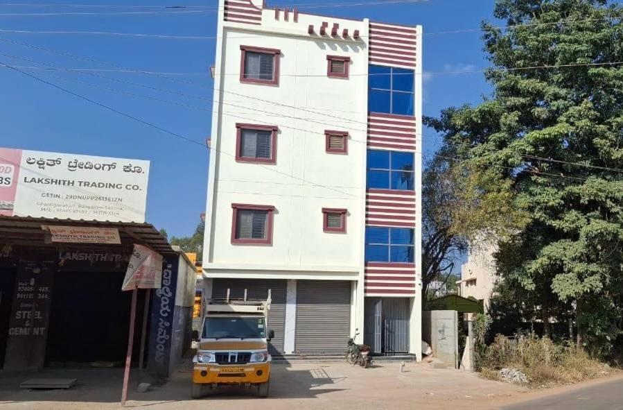 Hotel O Lakshmi Comfort Yelahanka Luaran gambar